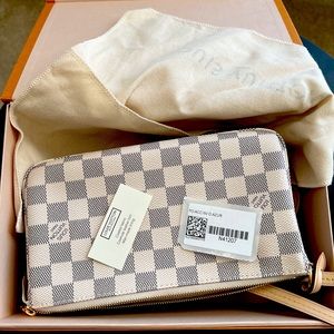 Brand New Louis Vuitton- Pochette Accessoires Damier Azur